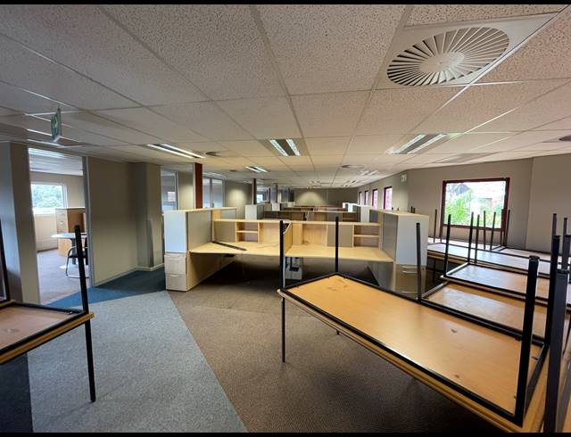 1,103M² OFFICE TO LET IN PARKTOWN